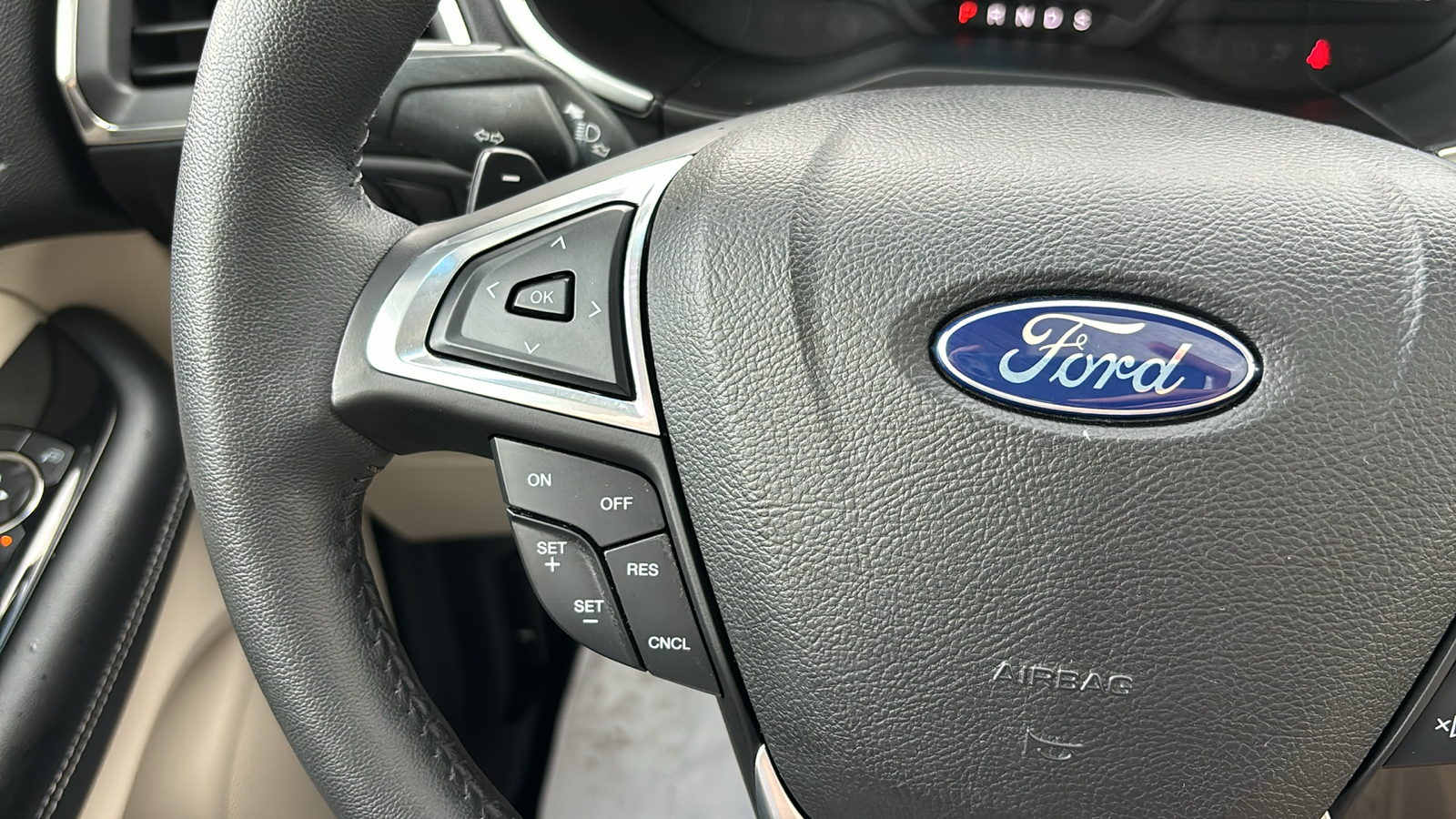2015 Ford Edge Titanium 22