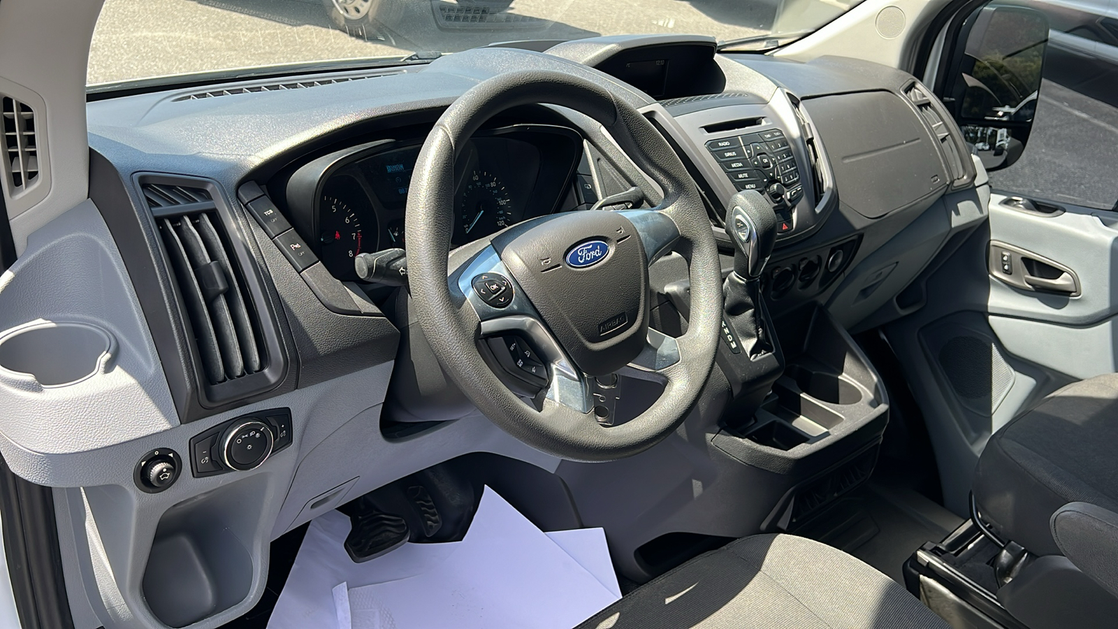 2018 Ford Transit-350 XLT 10