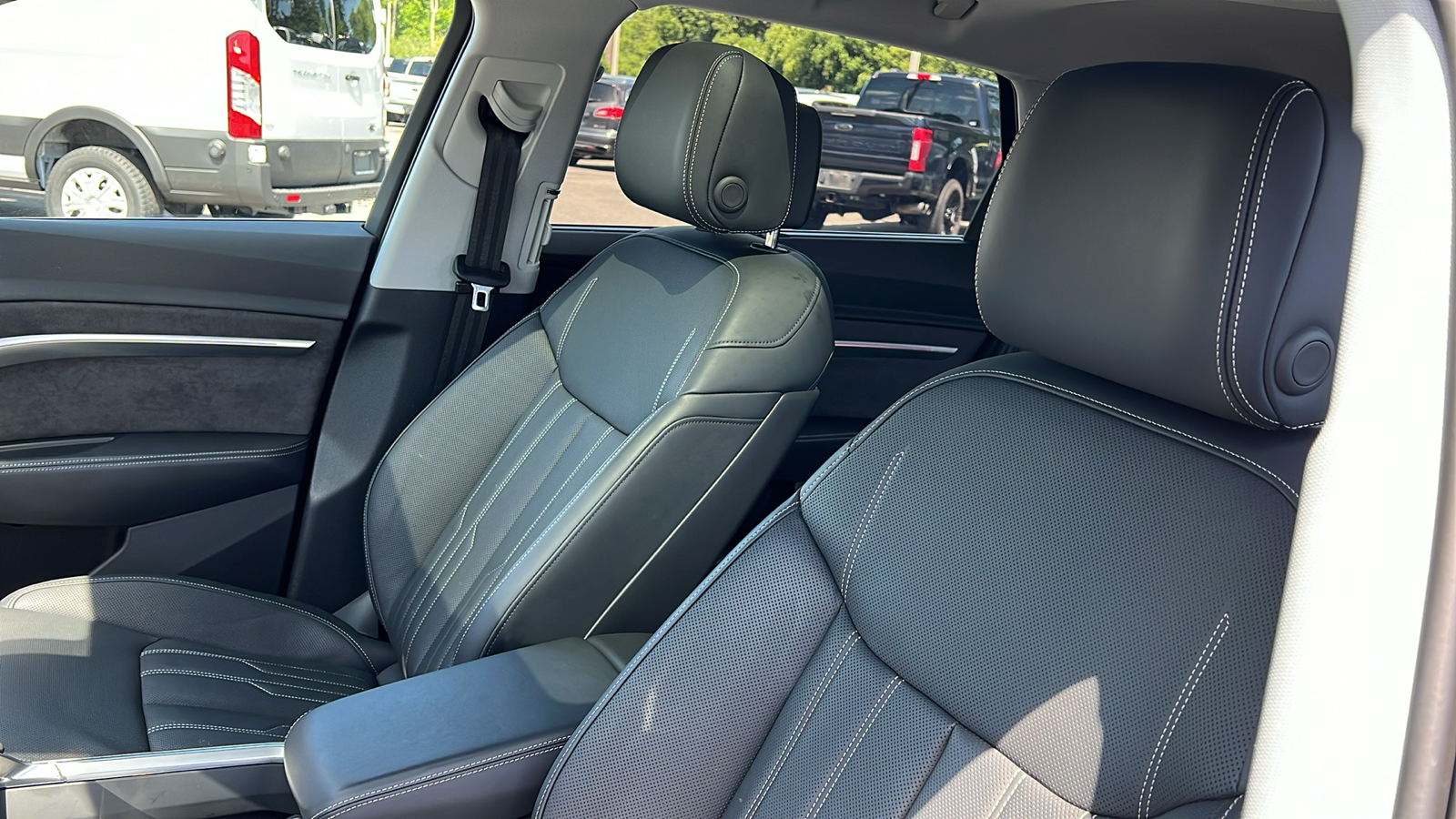 2019 Audi e-tron Prestige 15