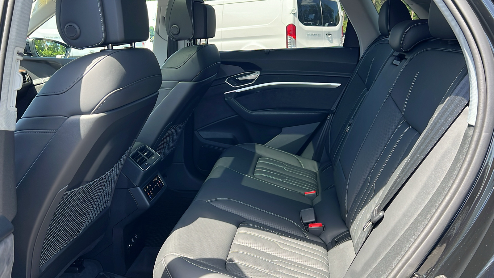 2019 Audi e-tron Prestige 29