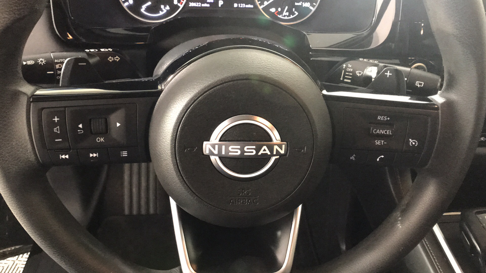 2022 Nissan Pathfinder S 13