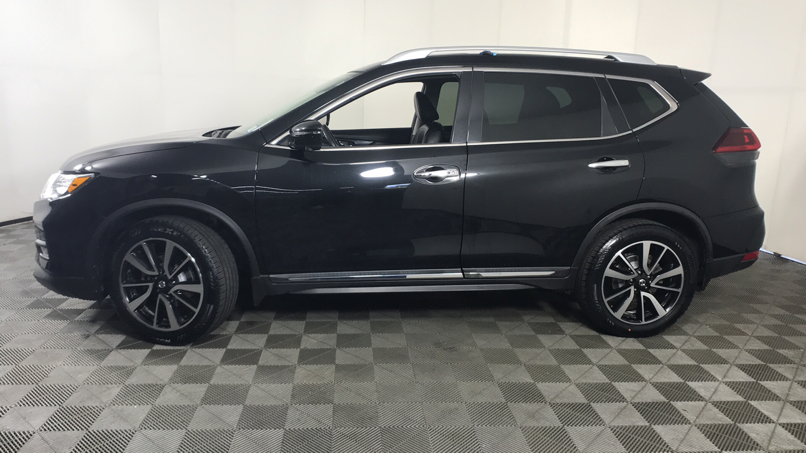 2020 Nissan Rogue SL 2