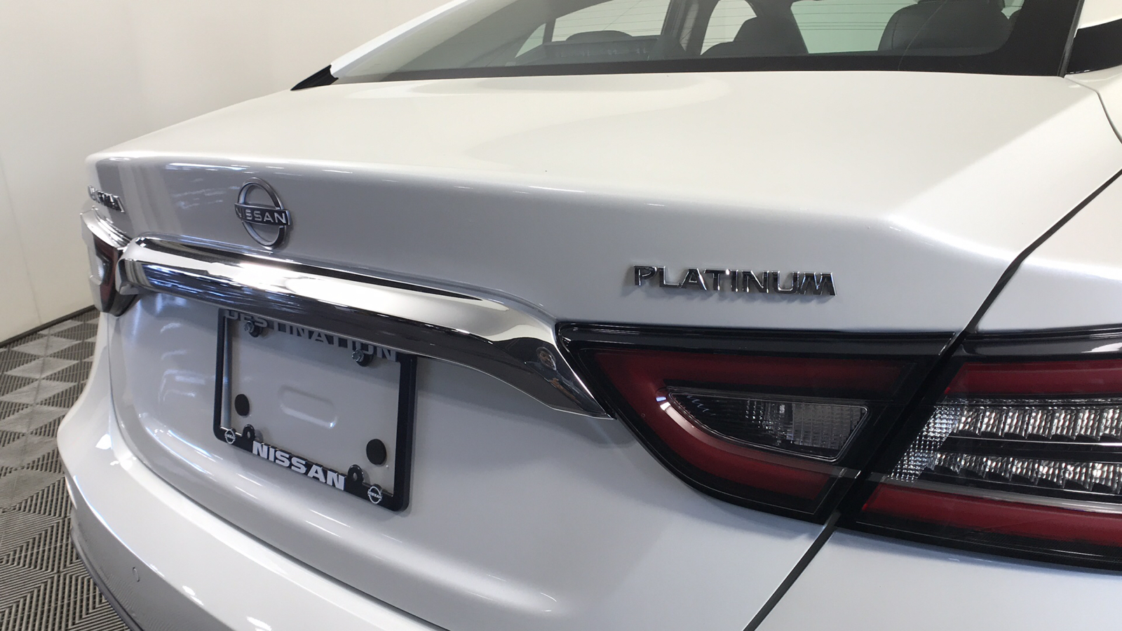 2023 Nissan Maxima Platinum 33