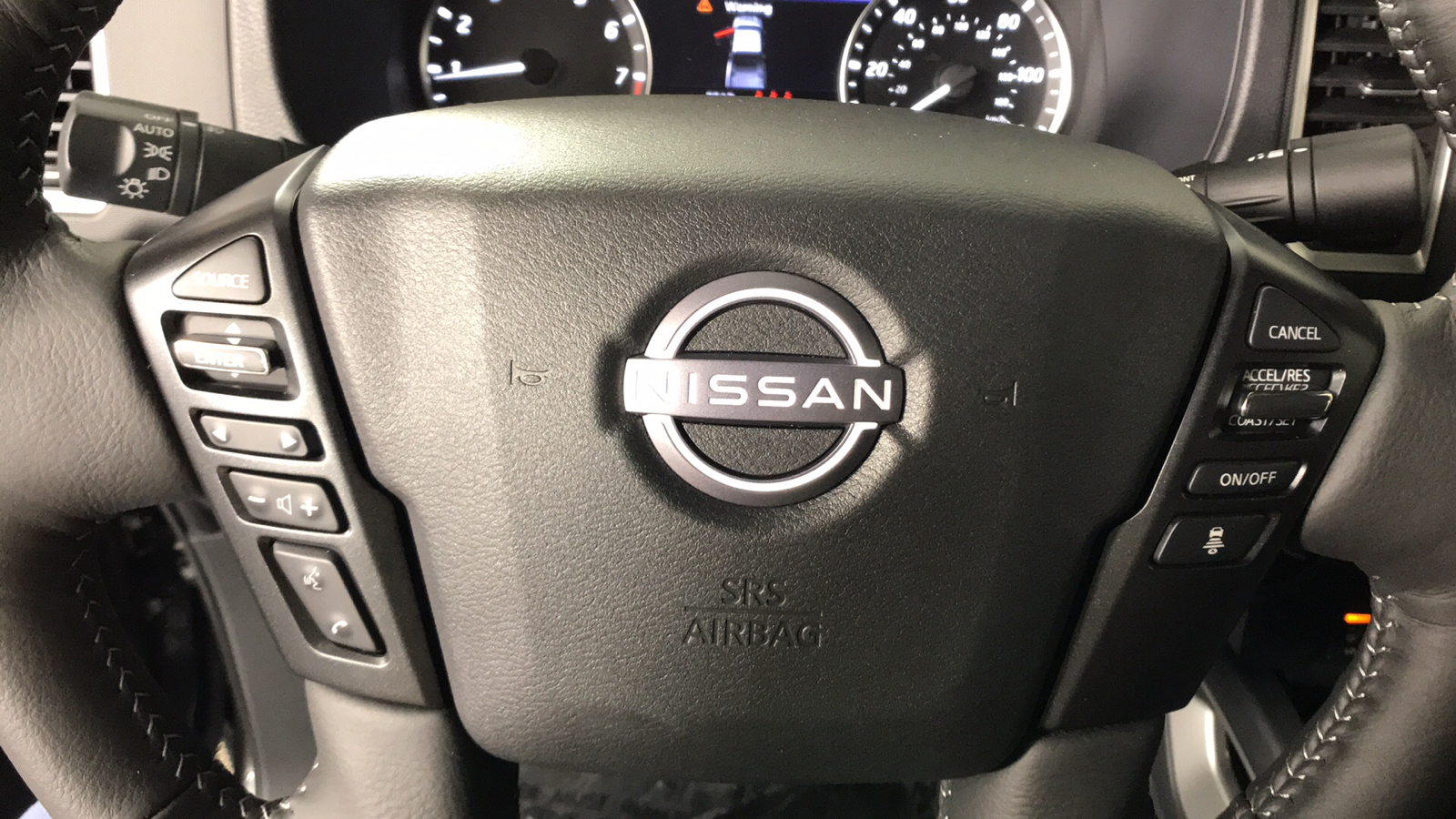 2024 Nissan Frontier SL 16