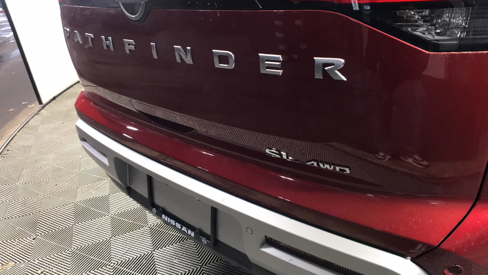 2024 Nissan Pathfinder SL 36