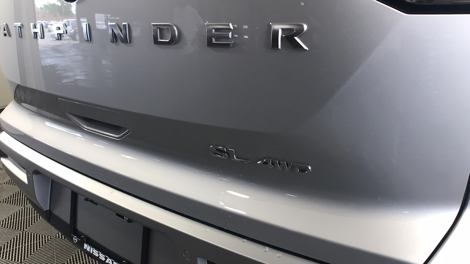 2024 Nissan Pathfinder SL 38