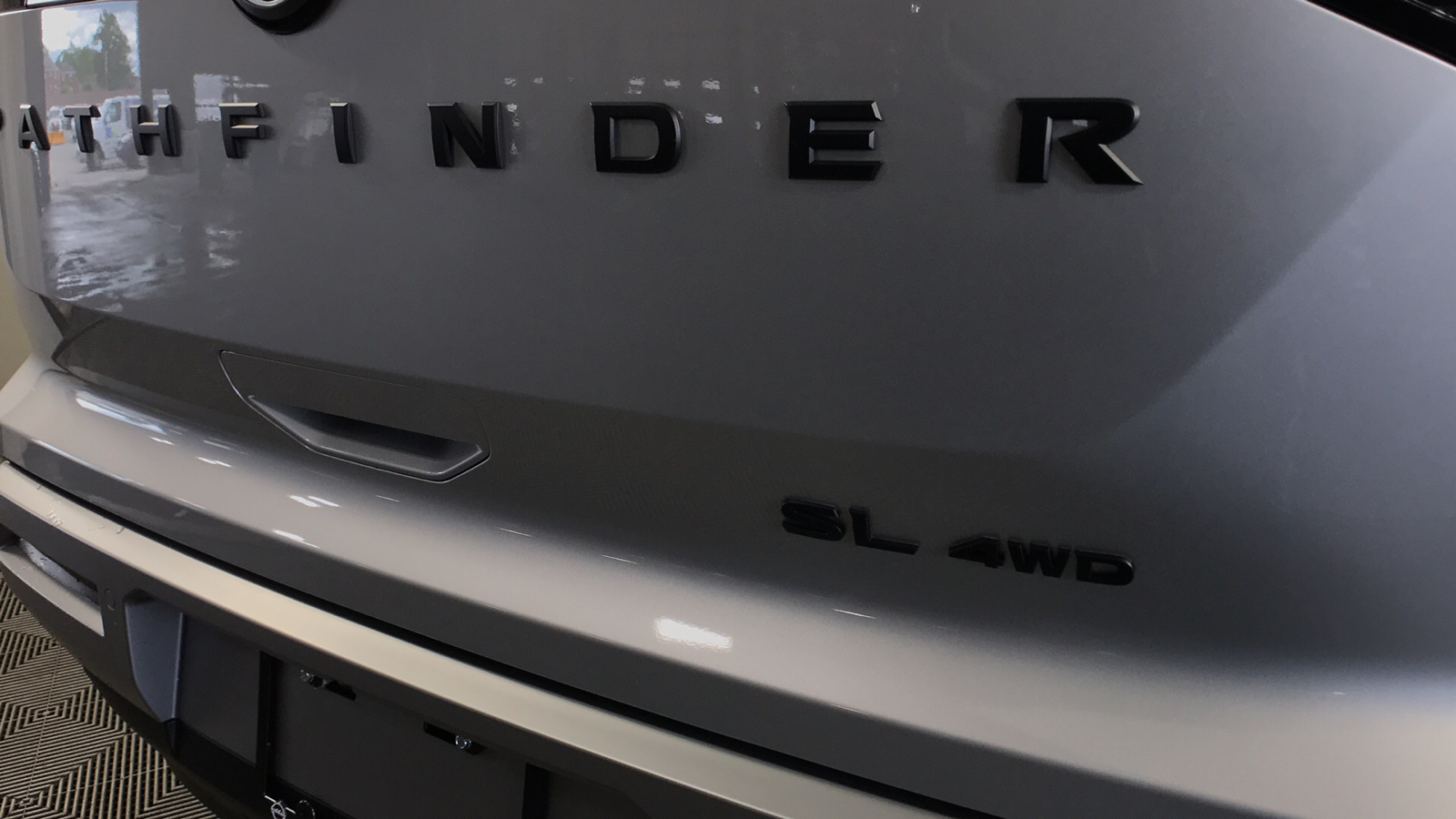 2024 Nissan Pathfinder SL 37