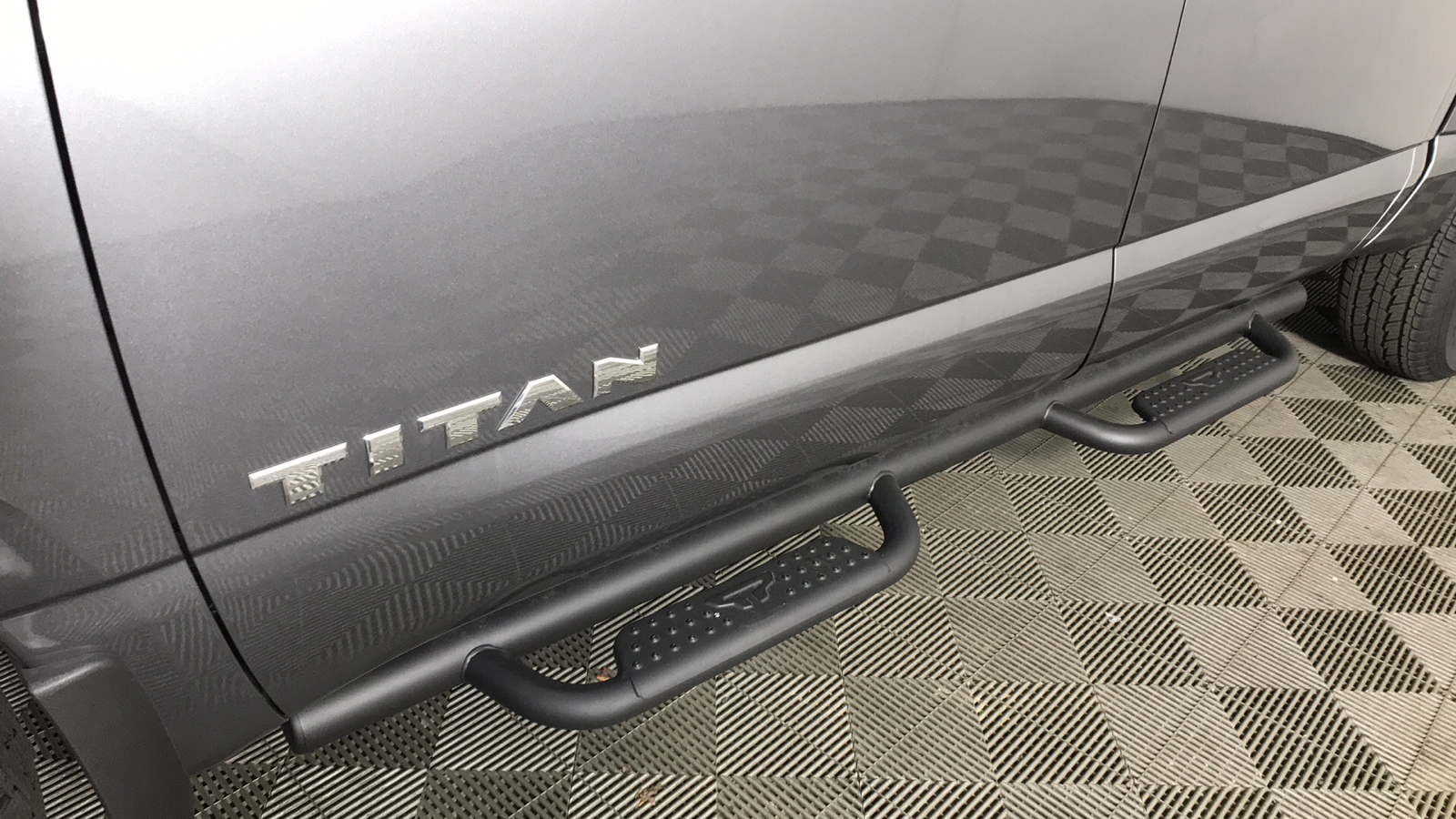 2024 Nissan Titan SV 4