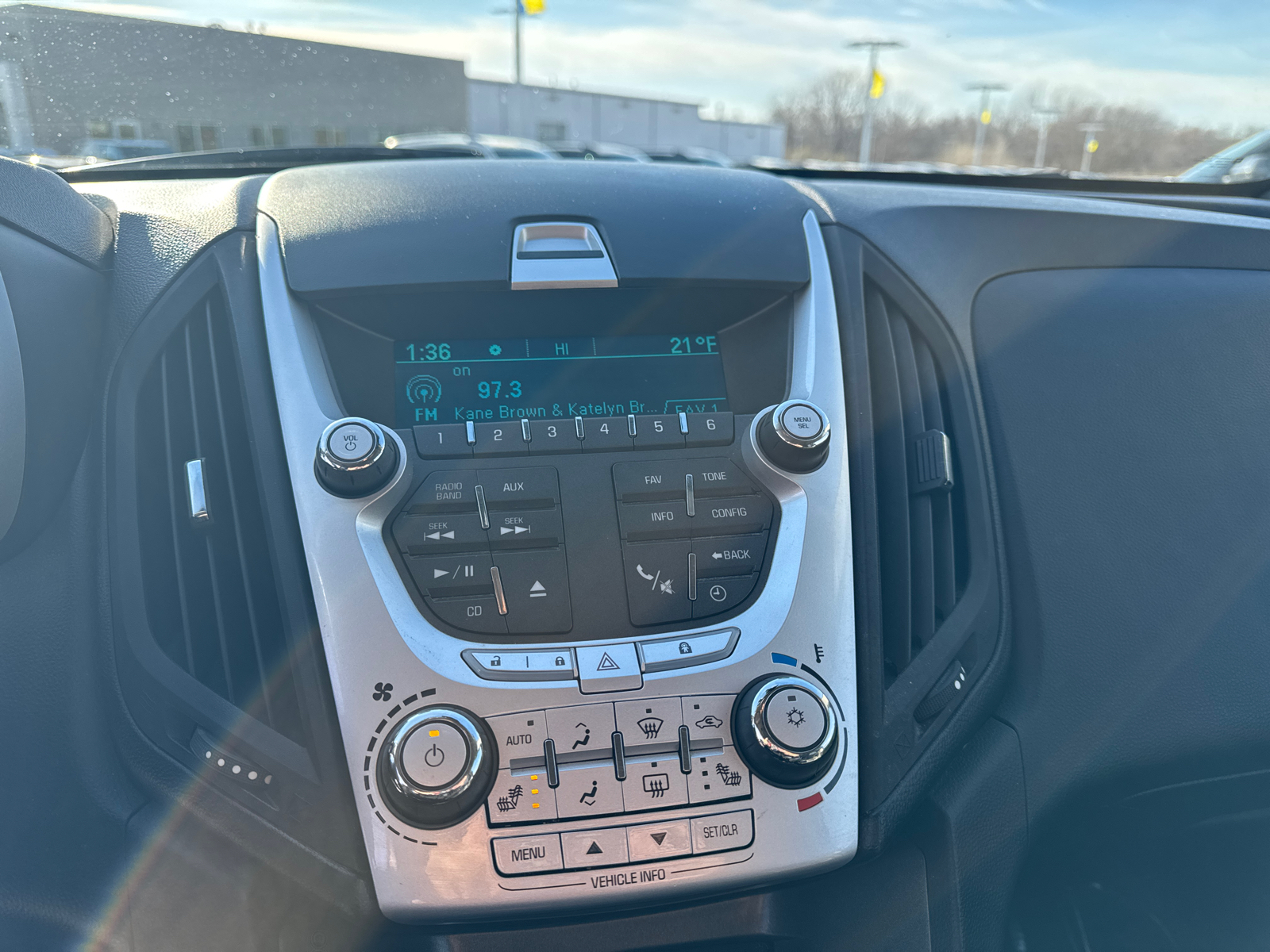 2011 Chevrolet Equinox LT w/2LT 17