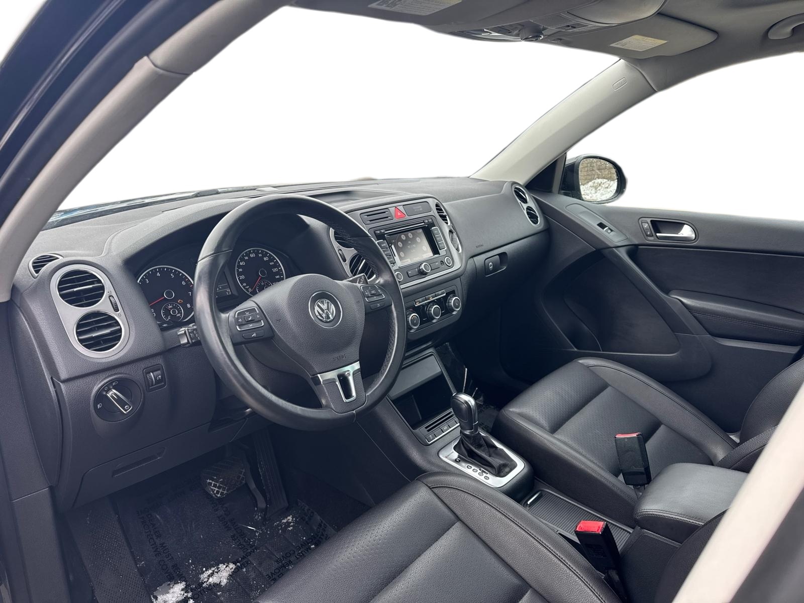 2011 Volkswagen Tiguan SE 4Motion wSunroof & Navi 2