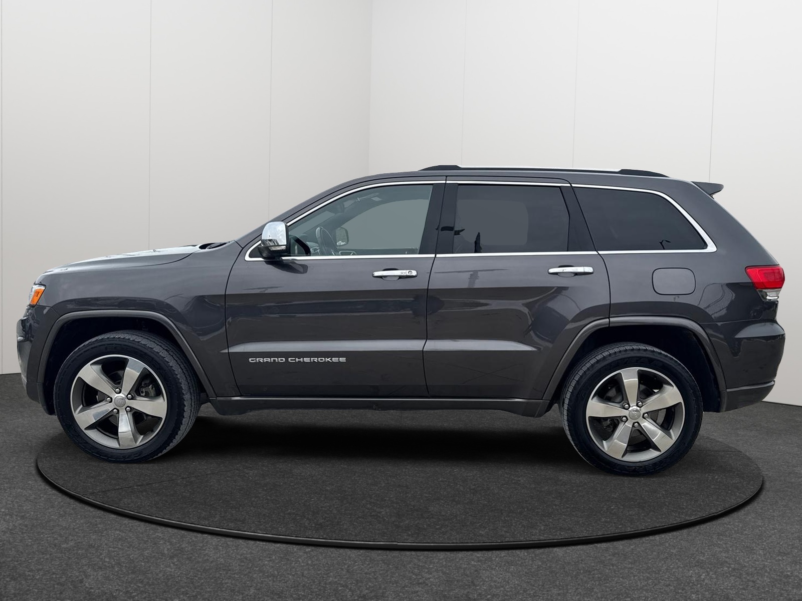 2015 Jeep Grand Cherokee Overland 3