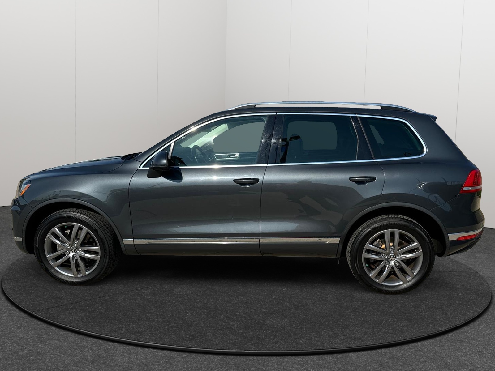 2016 Volkswagen Touareg Lux 3