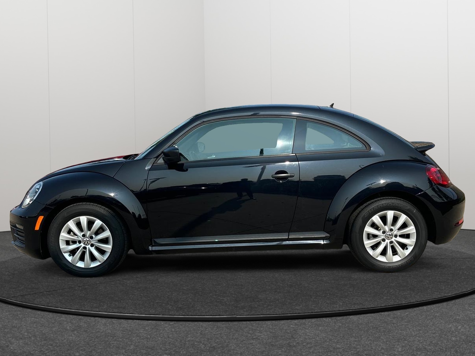 2017 Volkswagen Beetle 1.8T S 3