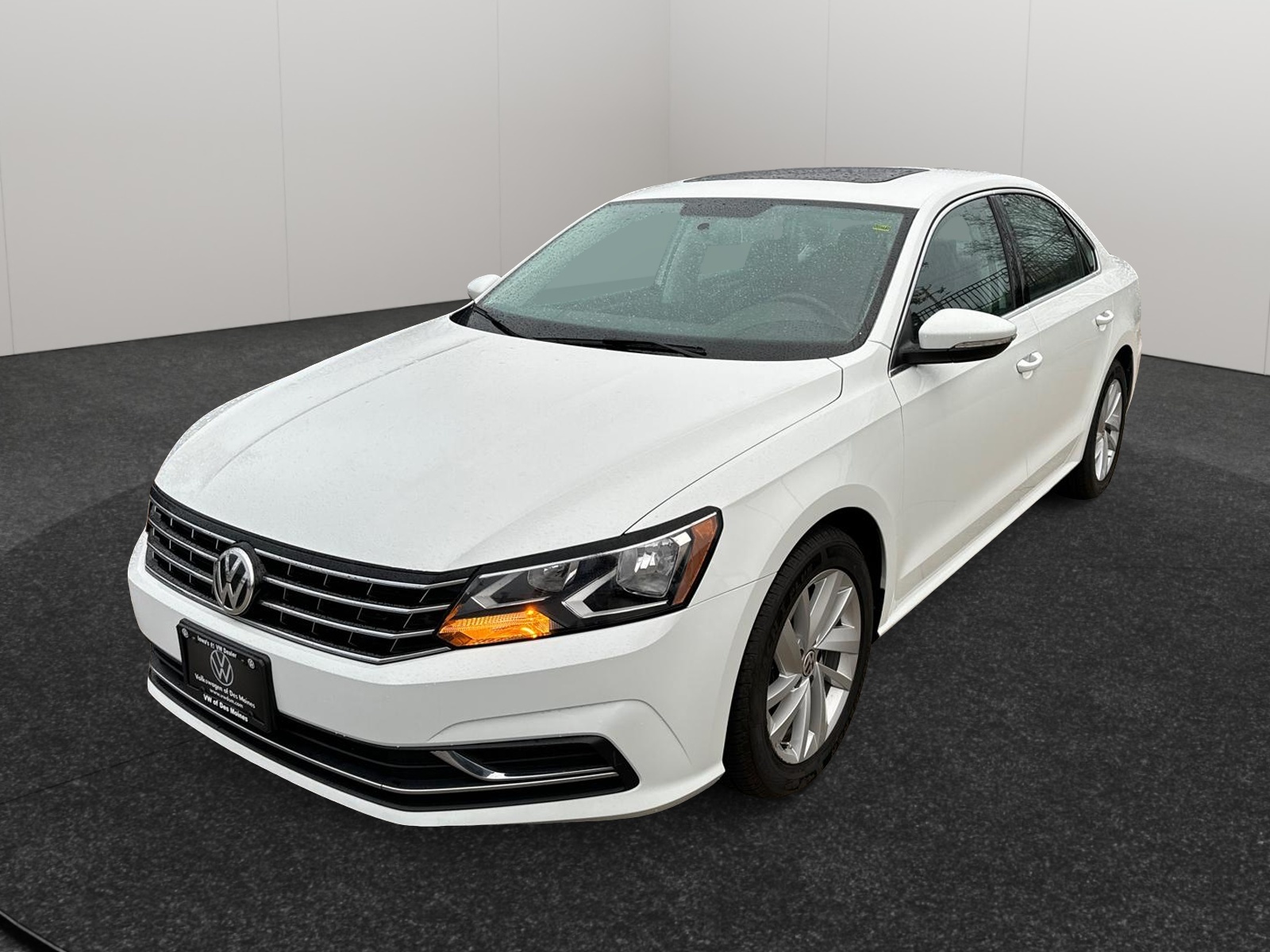 2018 Volkswagen Passat 2.0T SE 1