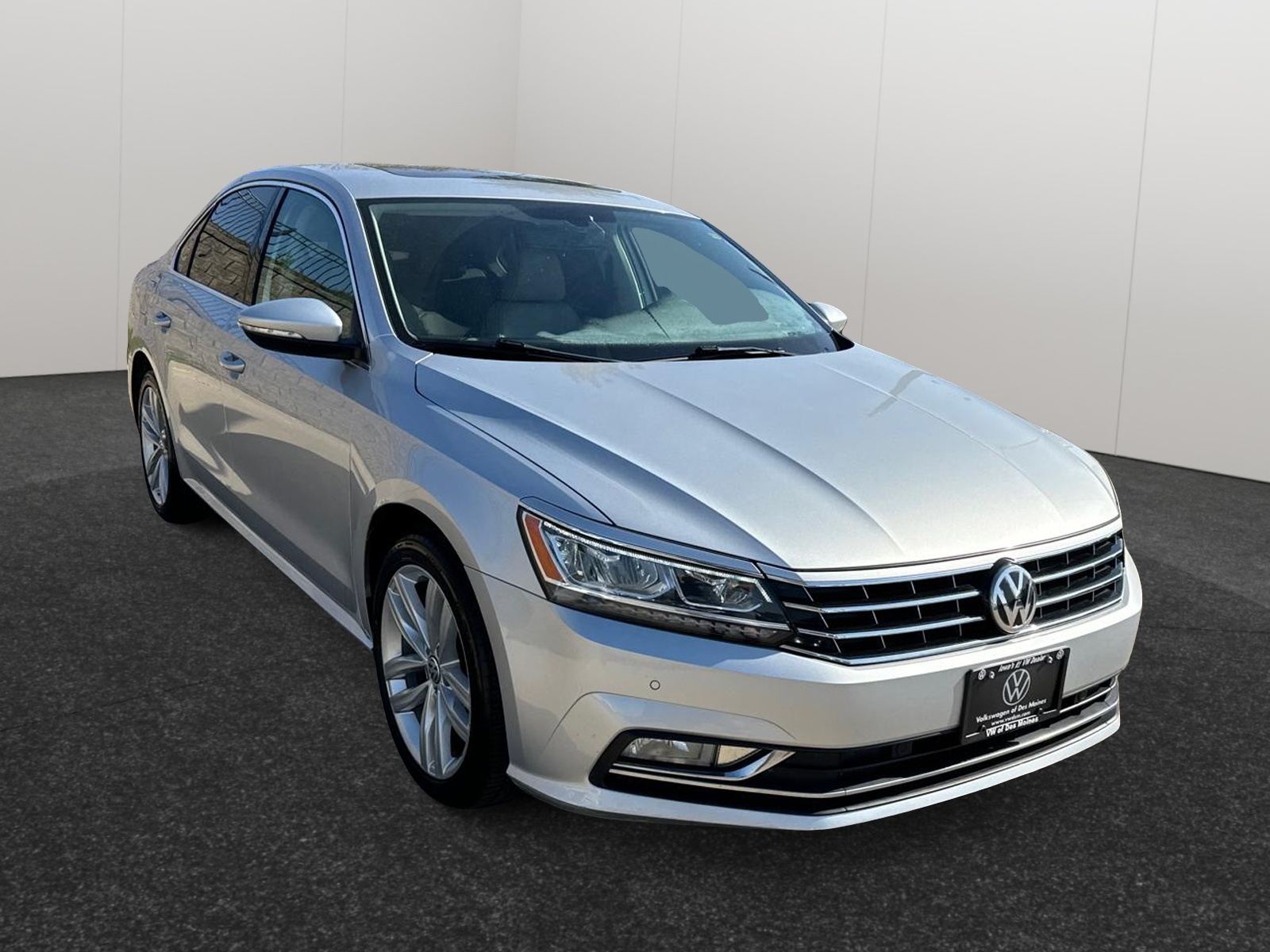 2018 Volkswagen Passat 2.0T SE w/Technology 1