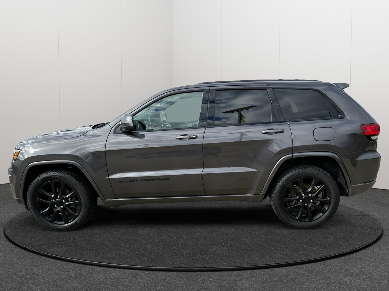 2018 Jeep Grand Cherokee Altitude 3