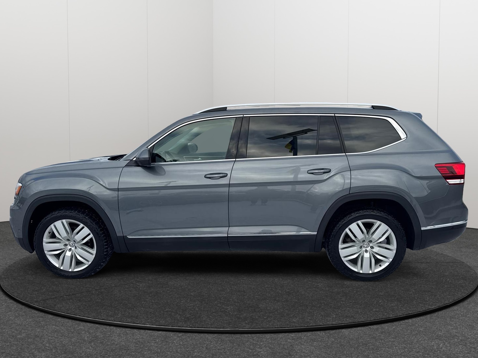 2018 Volkswagen Atlas 3.6L V6 SEL Premium 3