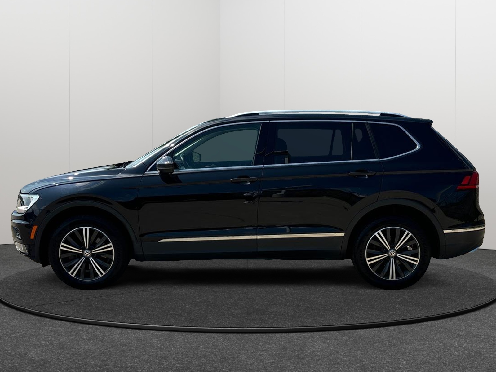 2018 Volkswagen Tiguan SEL 3