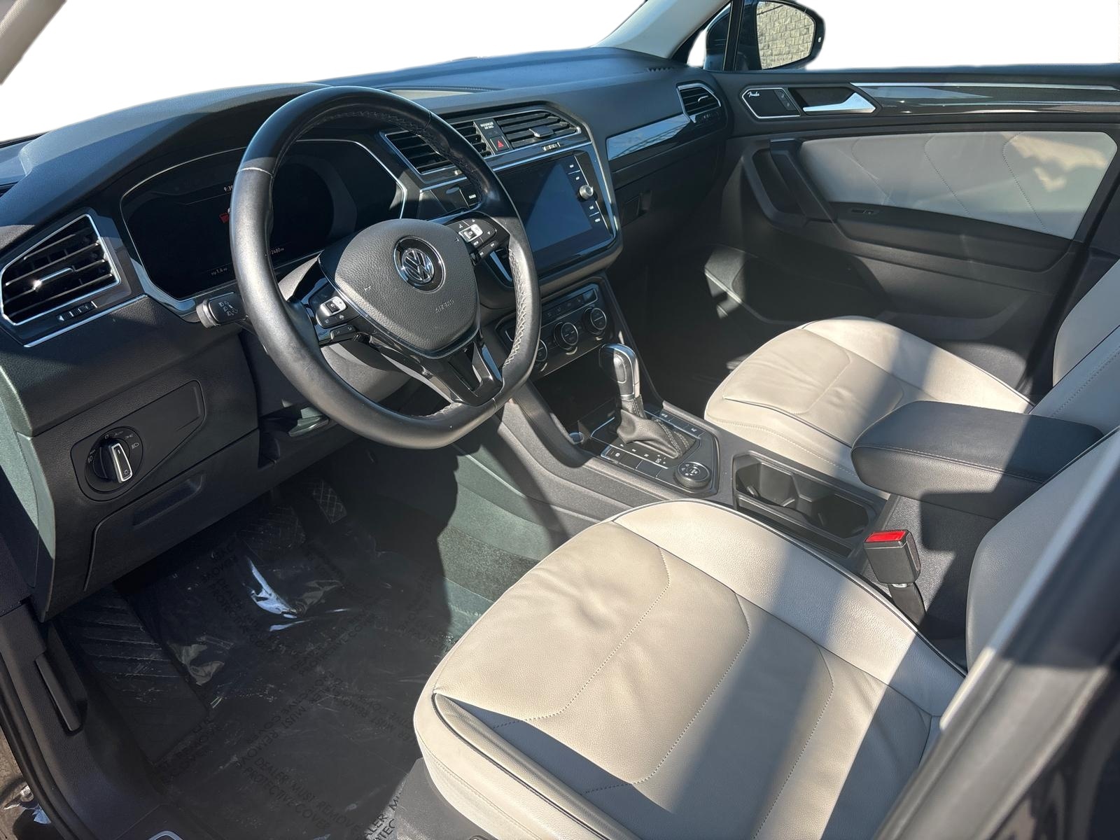 2019 Volkswagen Tiguan SEL Premium 2