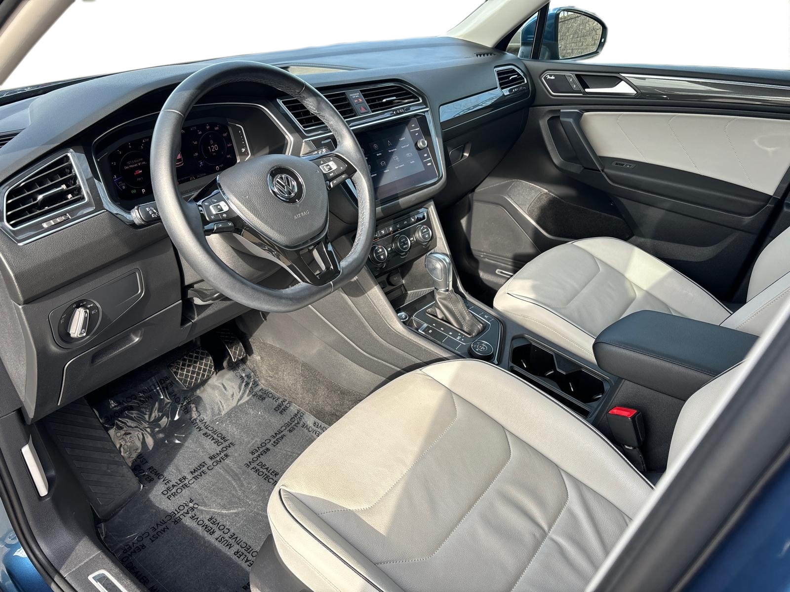 2019 Volkswagen Tiguan SEL Premium 2