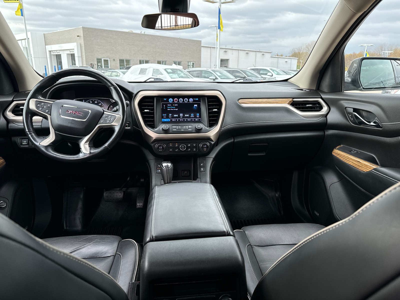 2019 GMC Acadia Denali 9