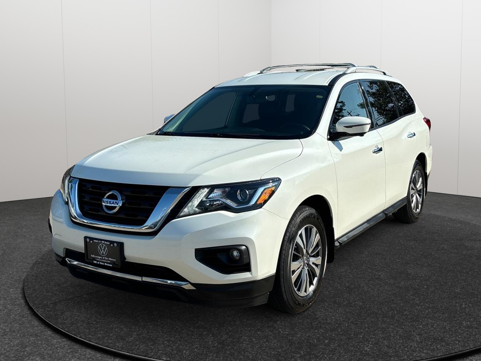 2020 Nissan Pathfinder SL 1