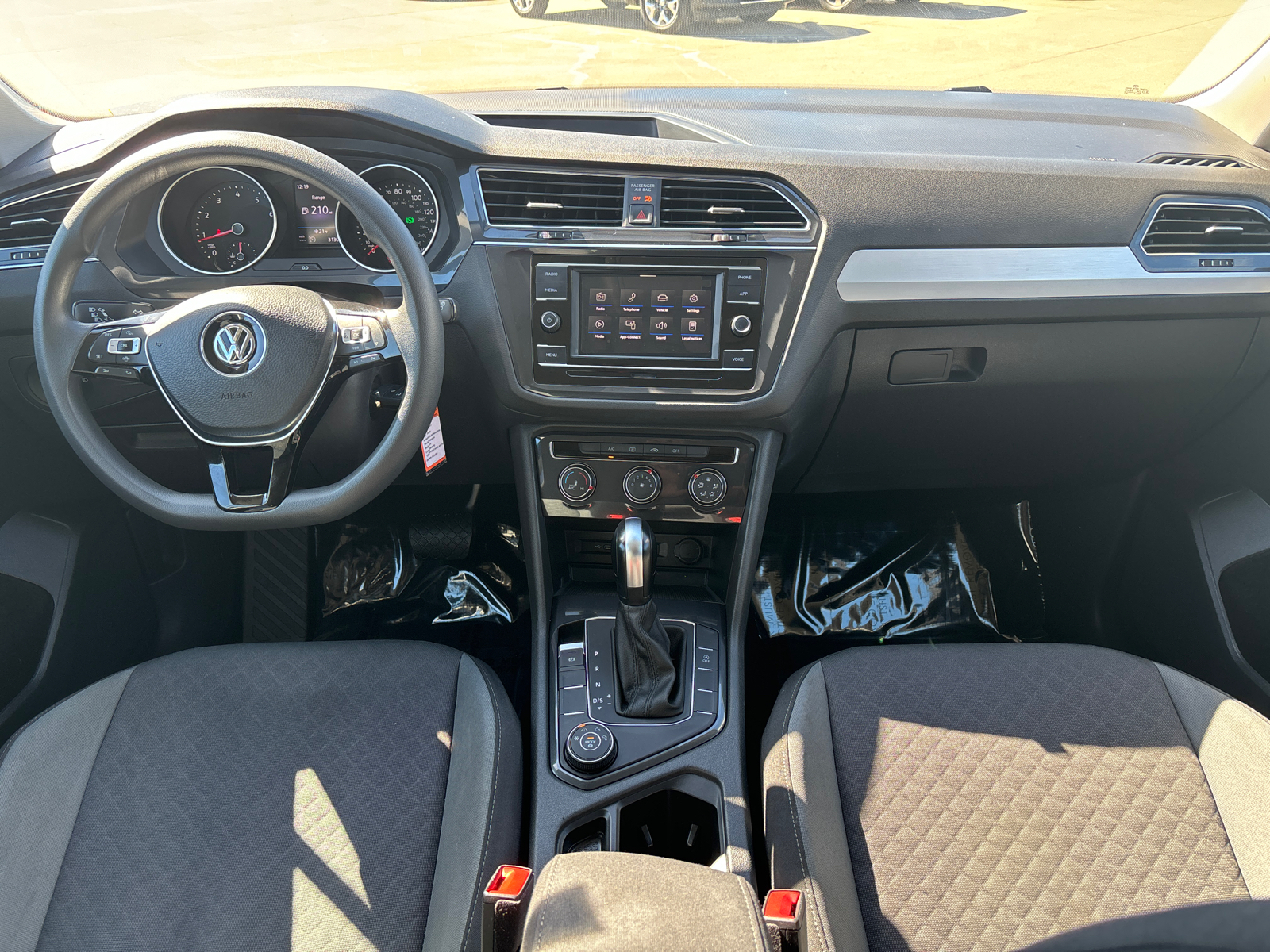 2020 Volkswagen Tiguan S 10