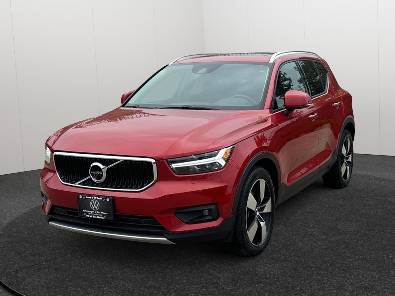 2021 Volvo XC40 Momentum 1