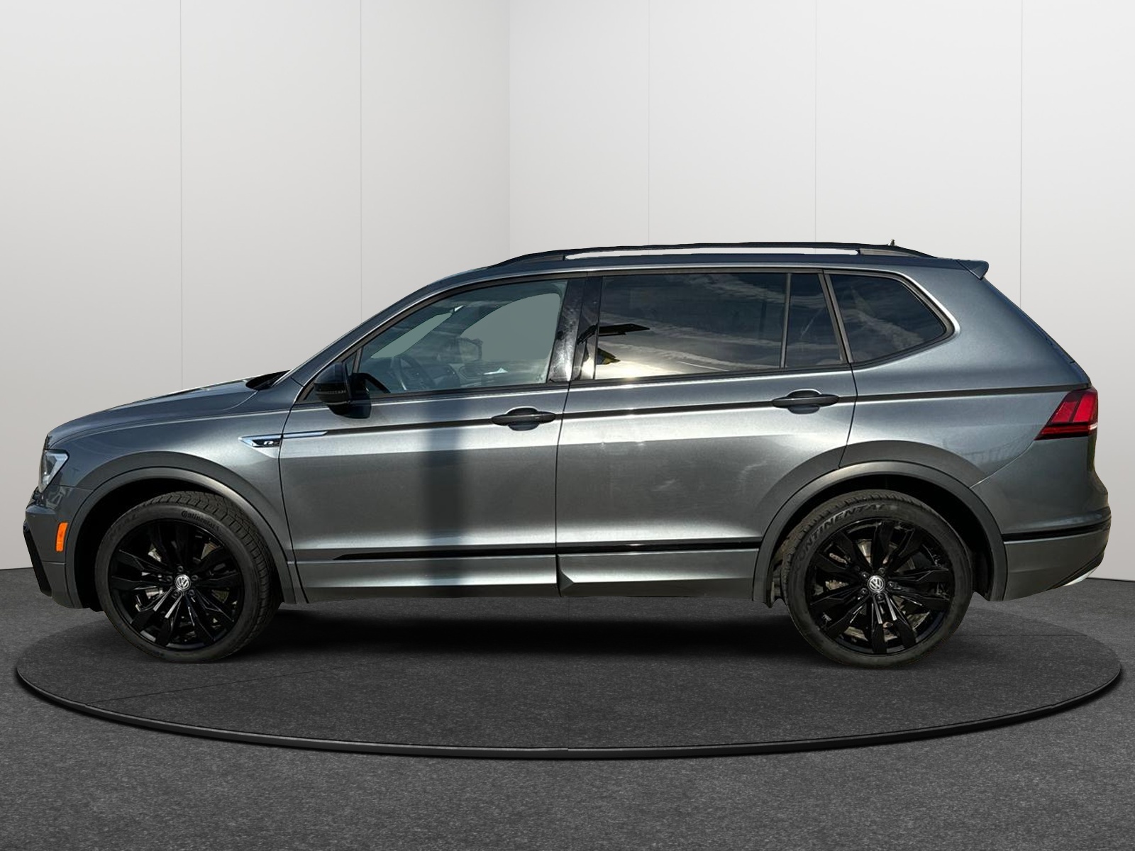 2021 Volkswagen Tiguan SE R-Line Black 3