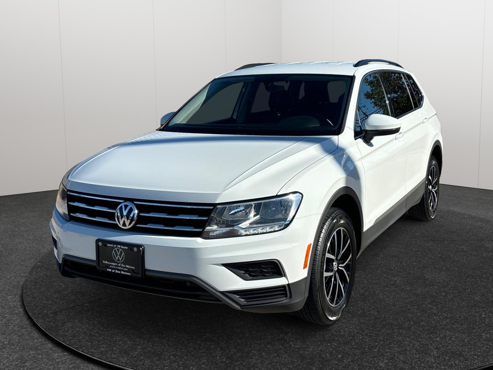 2021 Volkswagen Tiguan SE 1