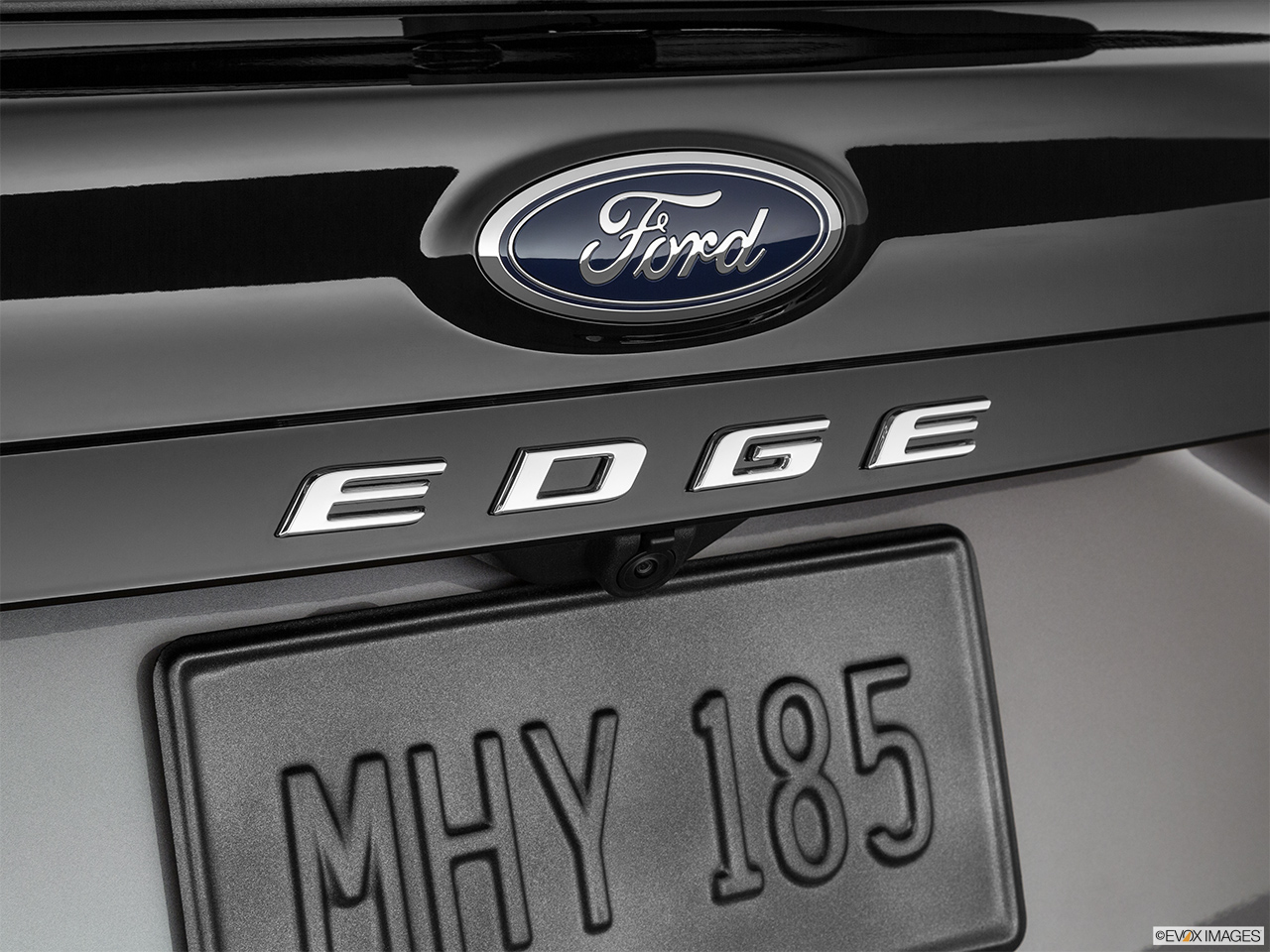 2022 Ford Edge Titanium 8