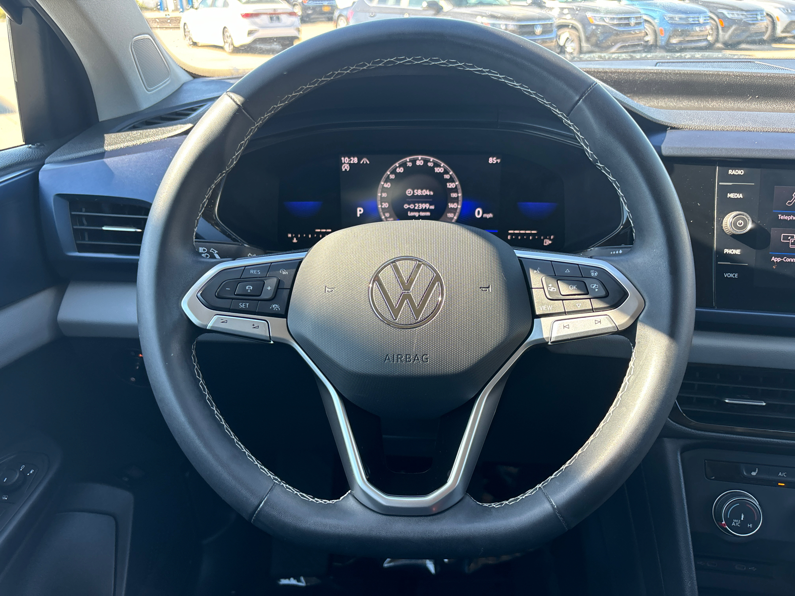 2022 Volkswagen Taos SE 15