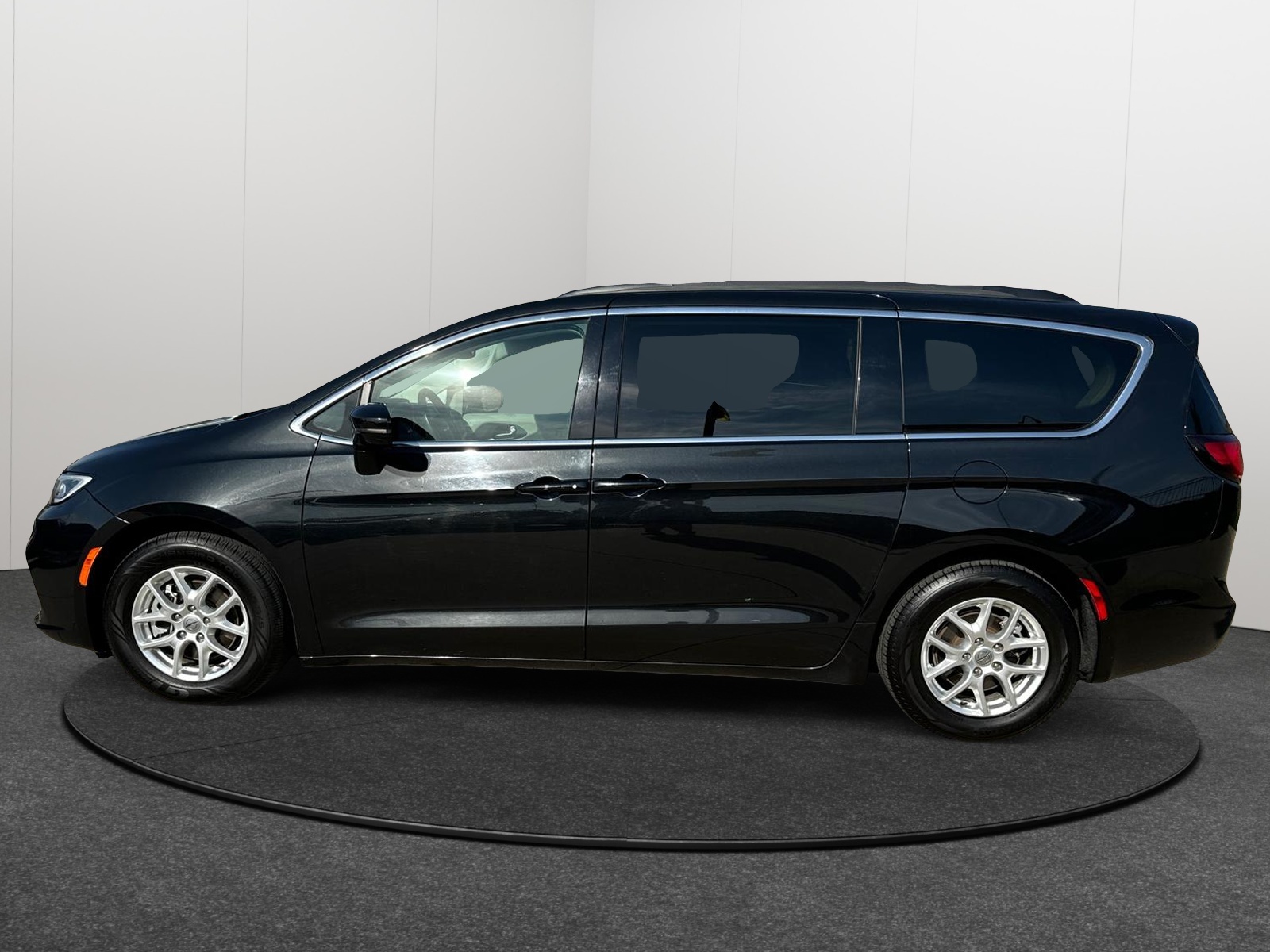 2022 Chrysler Pacifica Touring L 3