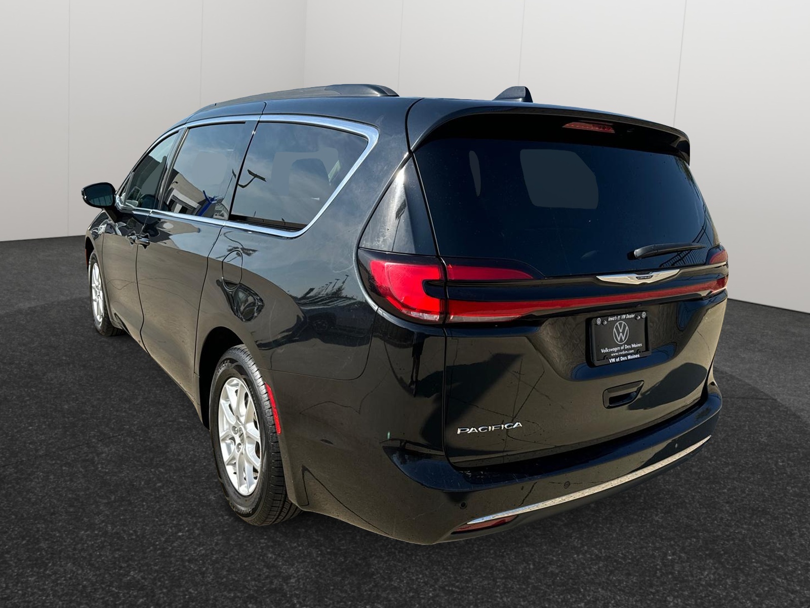 2022 Chrysler Pacifica Touring L 4