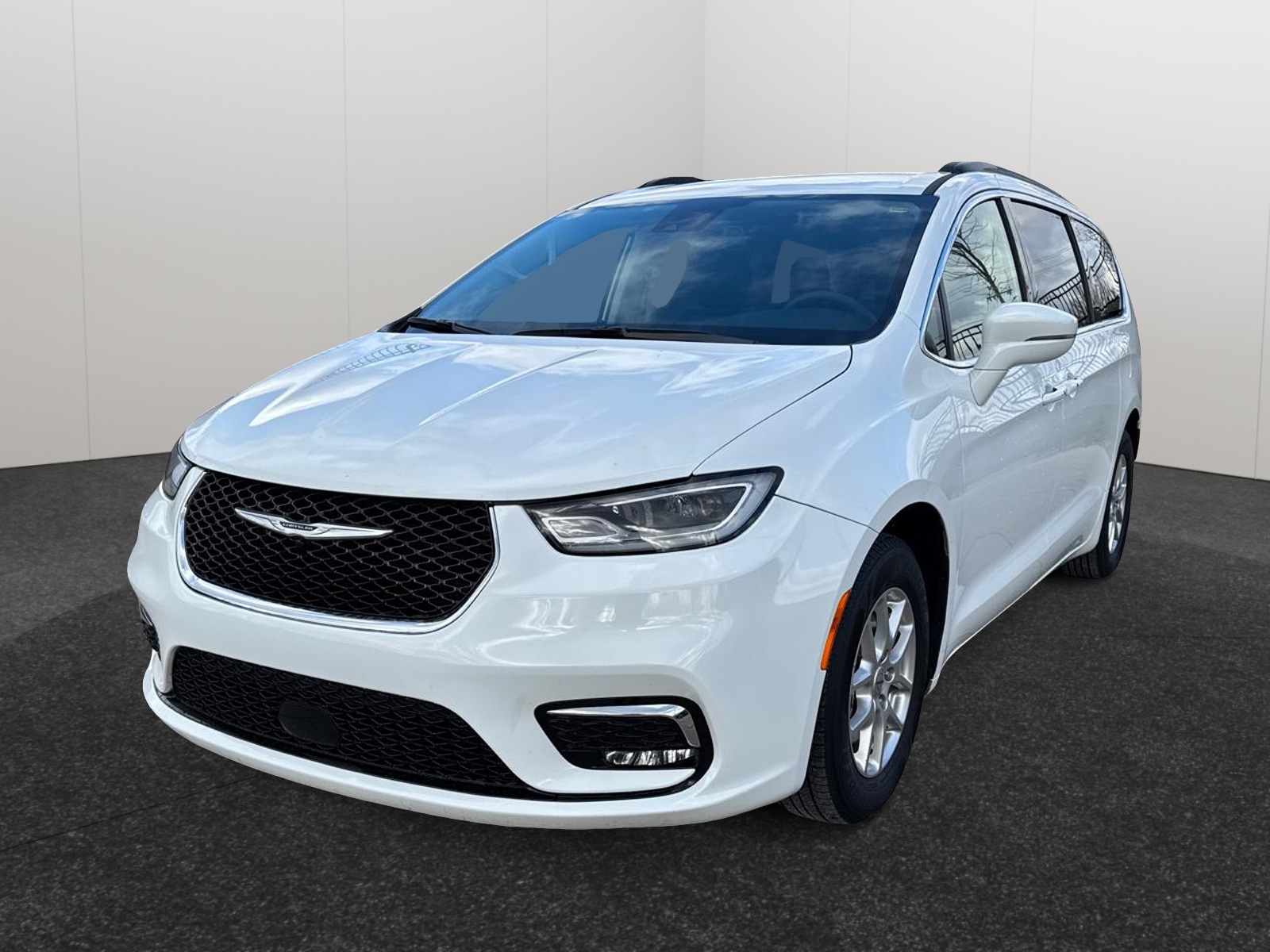 2022 Chrysler Pacifica Touring L 1