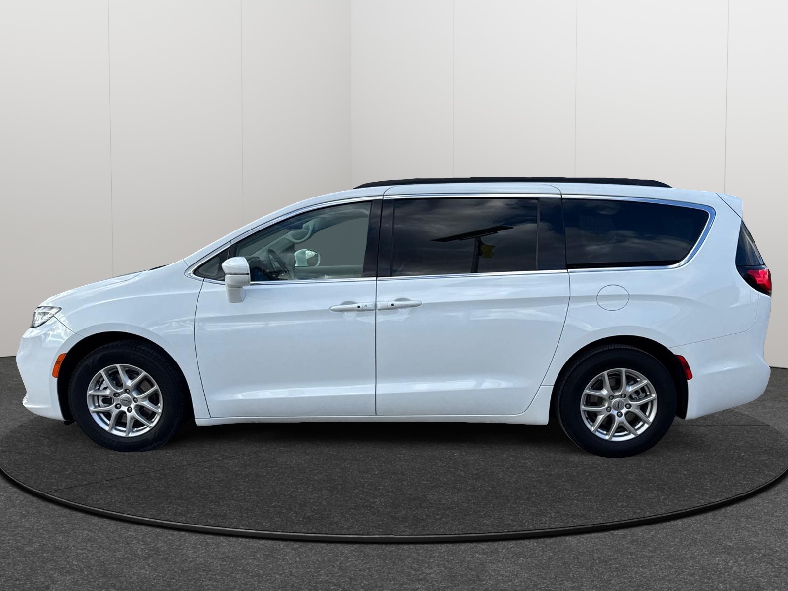 2022 Chrysler Pacifica Touring L 3