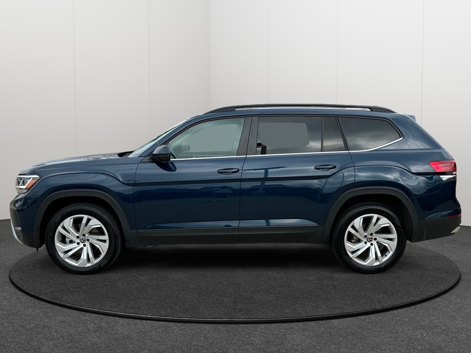 2023 Volkswagen Atlas 3.6L V6 SE w/Technology 3