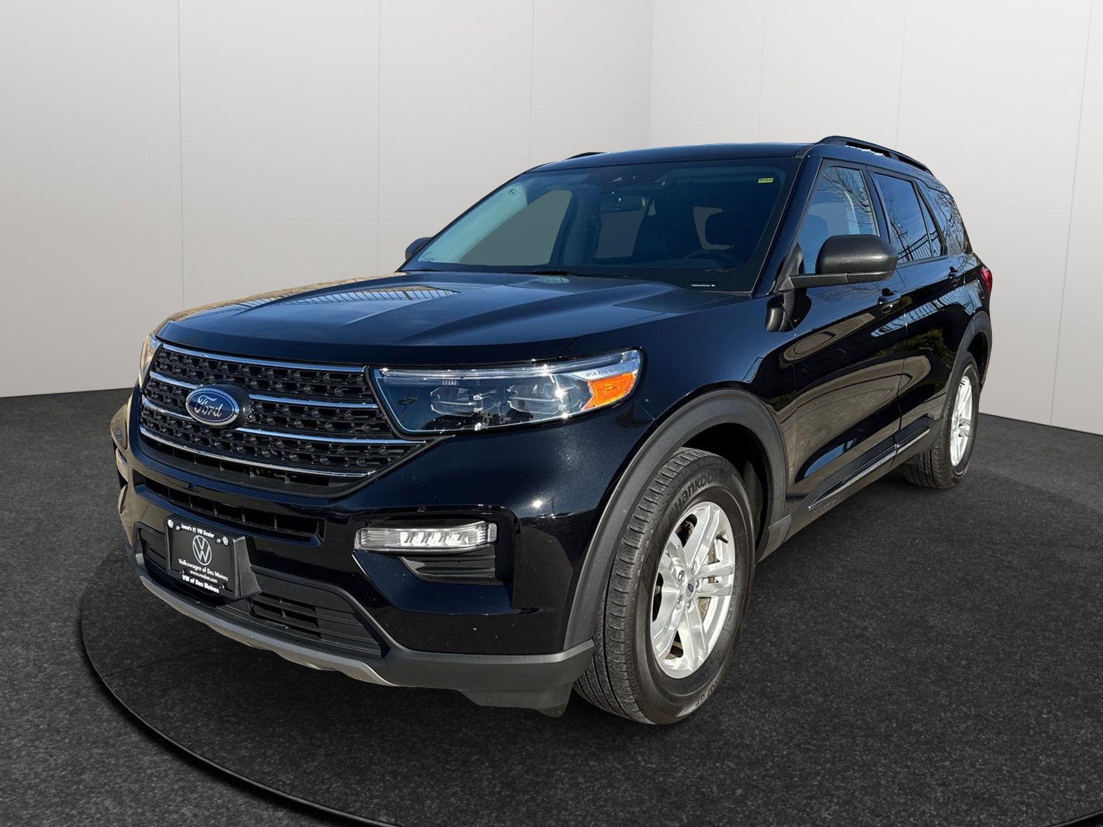 2023 Ford Explorer XLT 1