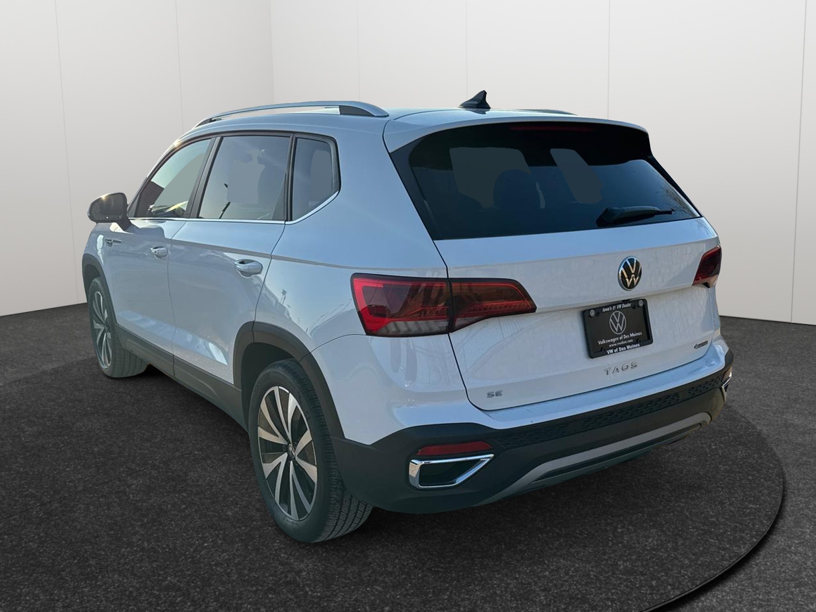 2023 Volkswagen Taos SE 4