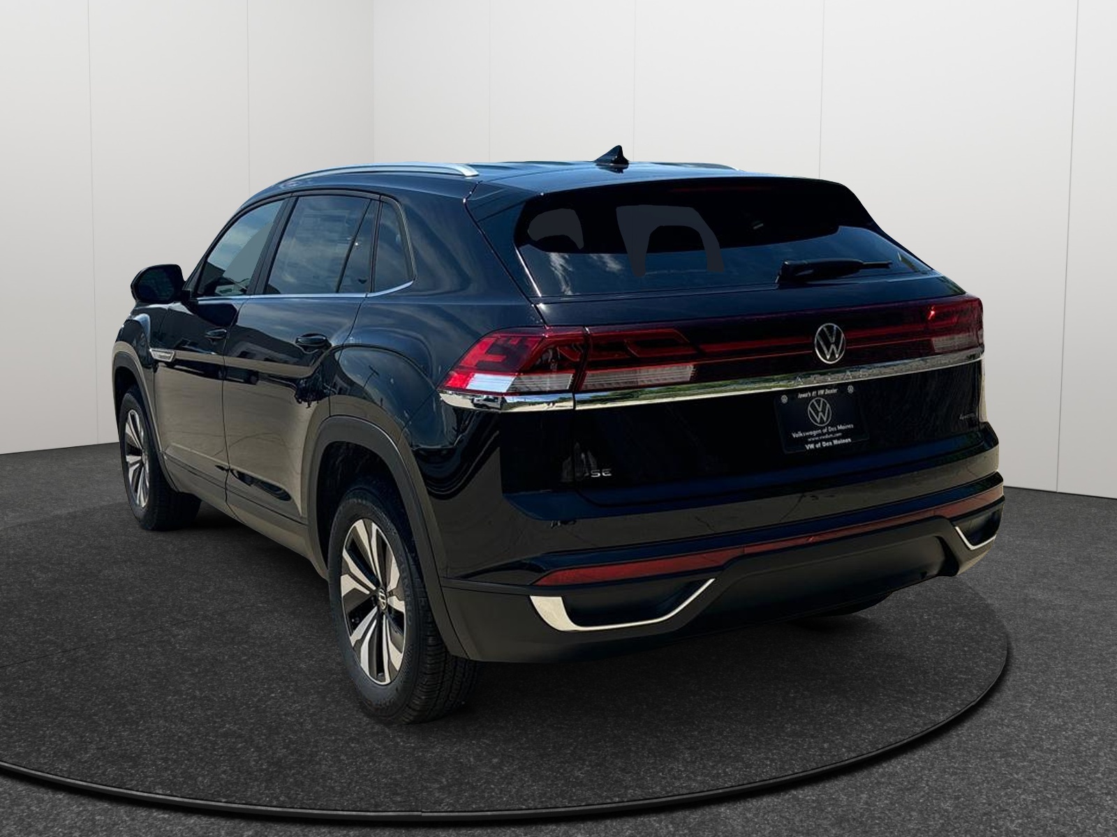 2024 Volkswagen Atlas Cross Sport 2.0T SE 4