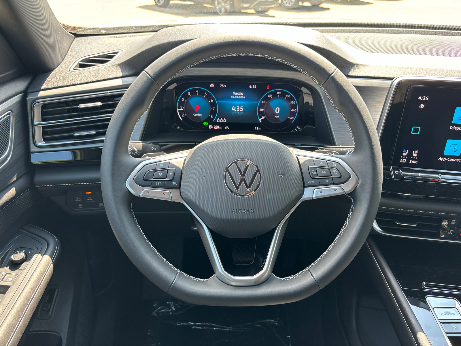 2024 Volkswagen Atlas Cross Sport 2.0T SE w/Technology 15