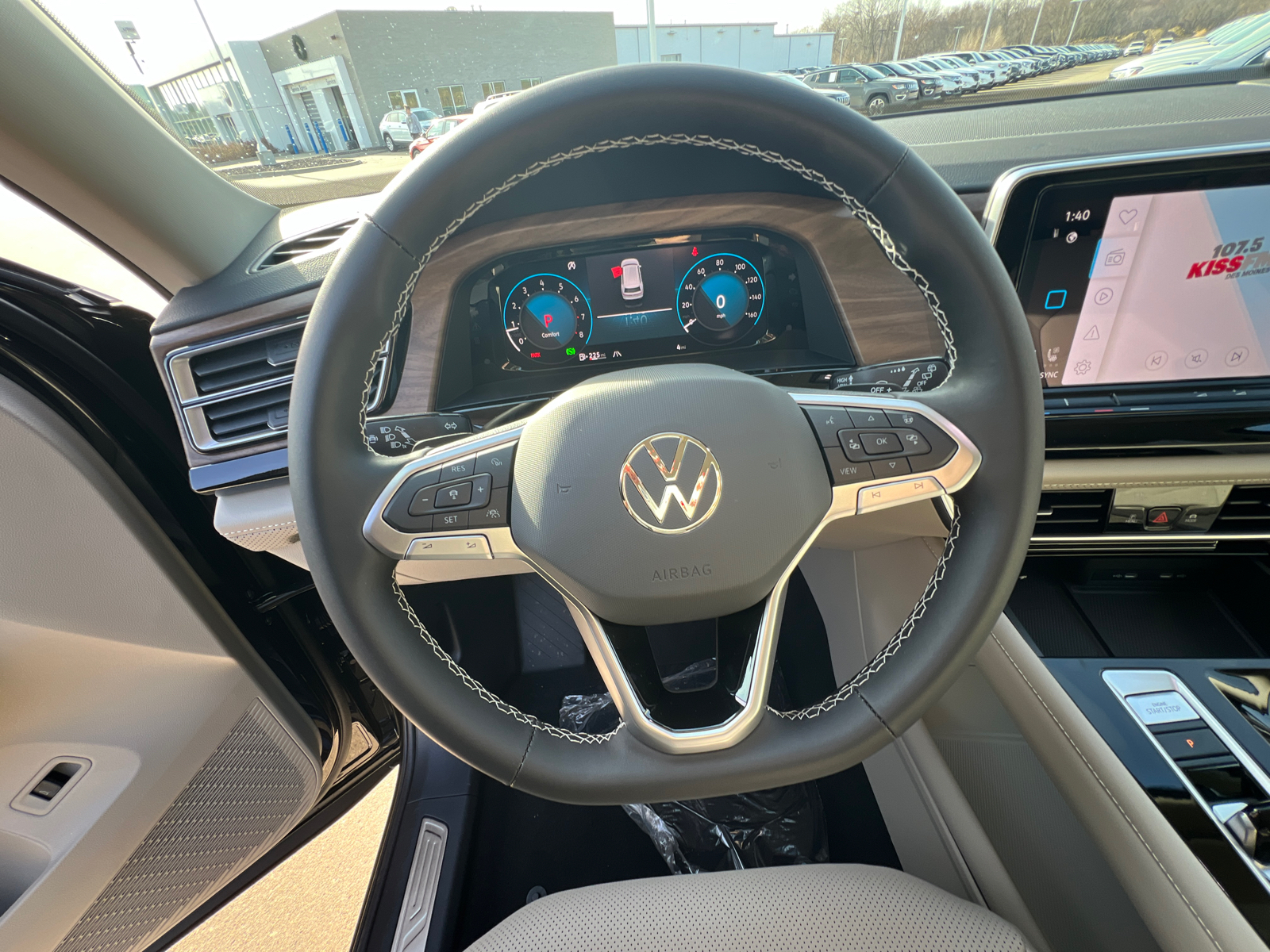2024 Volkswagen Atlas 2.0T SE w/Technology 27