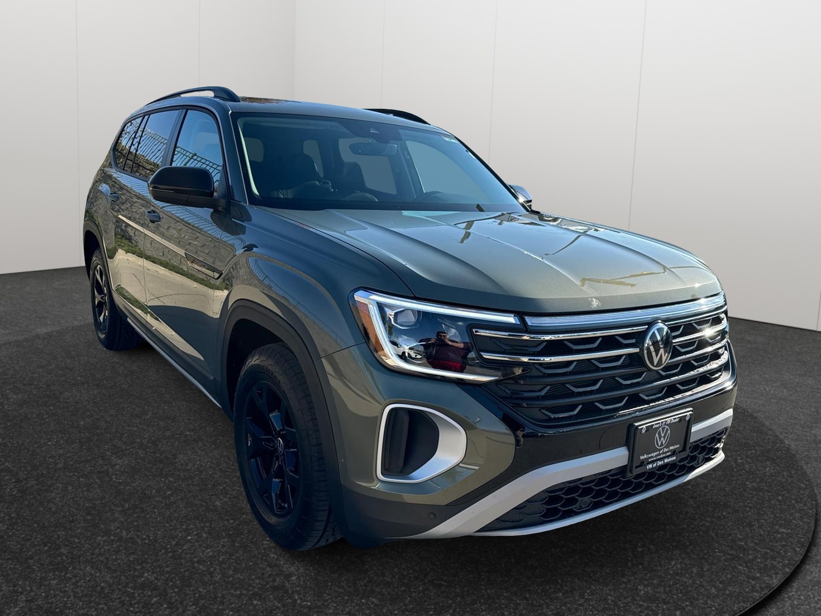 2024 Volkswagen Atlas 2.0T Peak Edition SE w/Technology 1