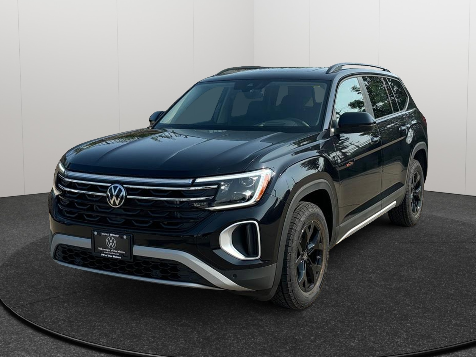 2024 Volkswagen Atlas 2.0T Peak Edition SEL 1