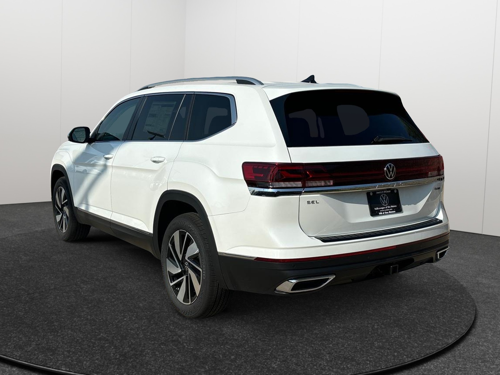 2024 Volkswagen Atlas 2.0T SEL 4