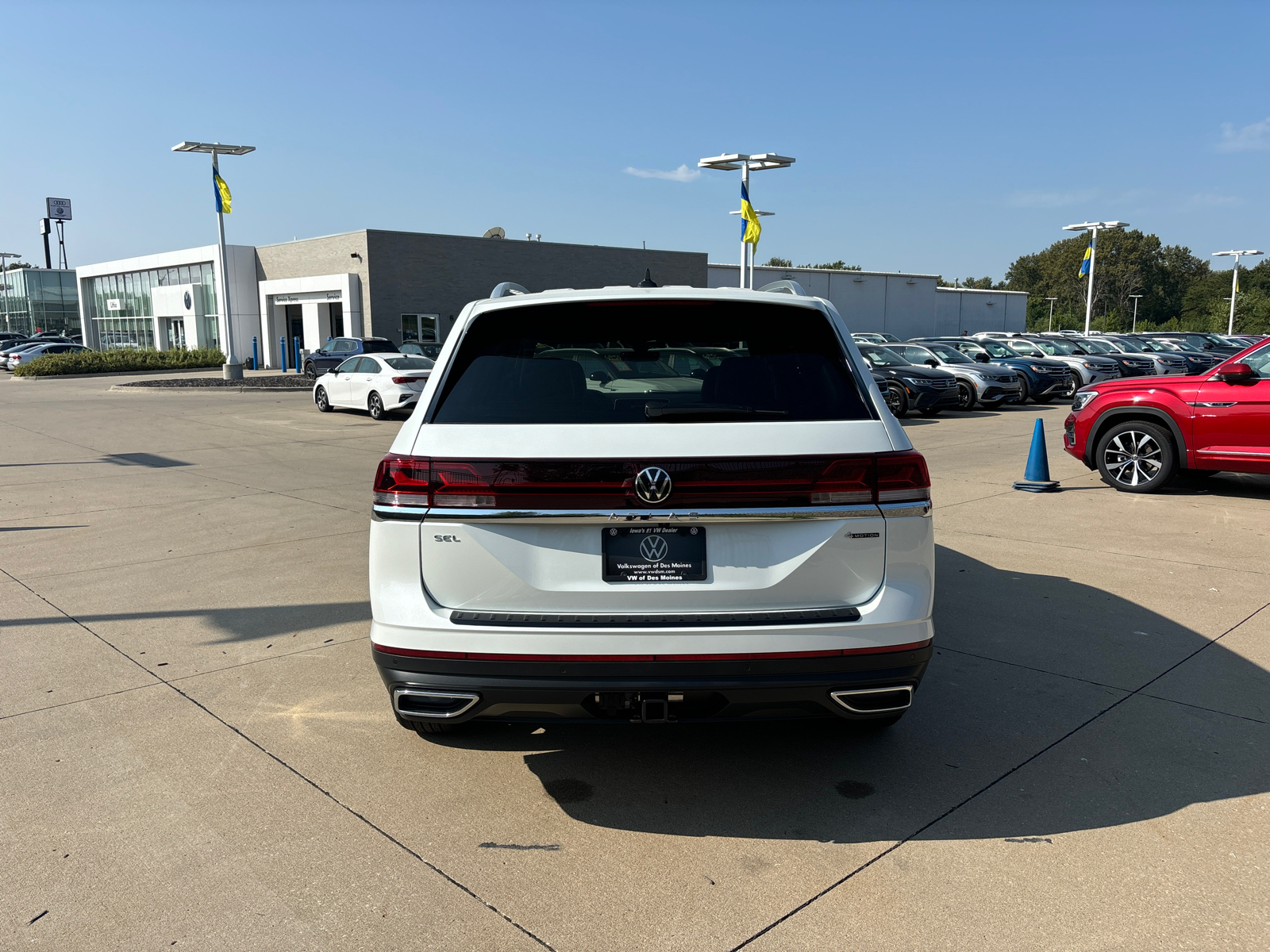 2024 Volkswagen Atlas 2.0T SEL 5