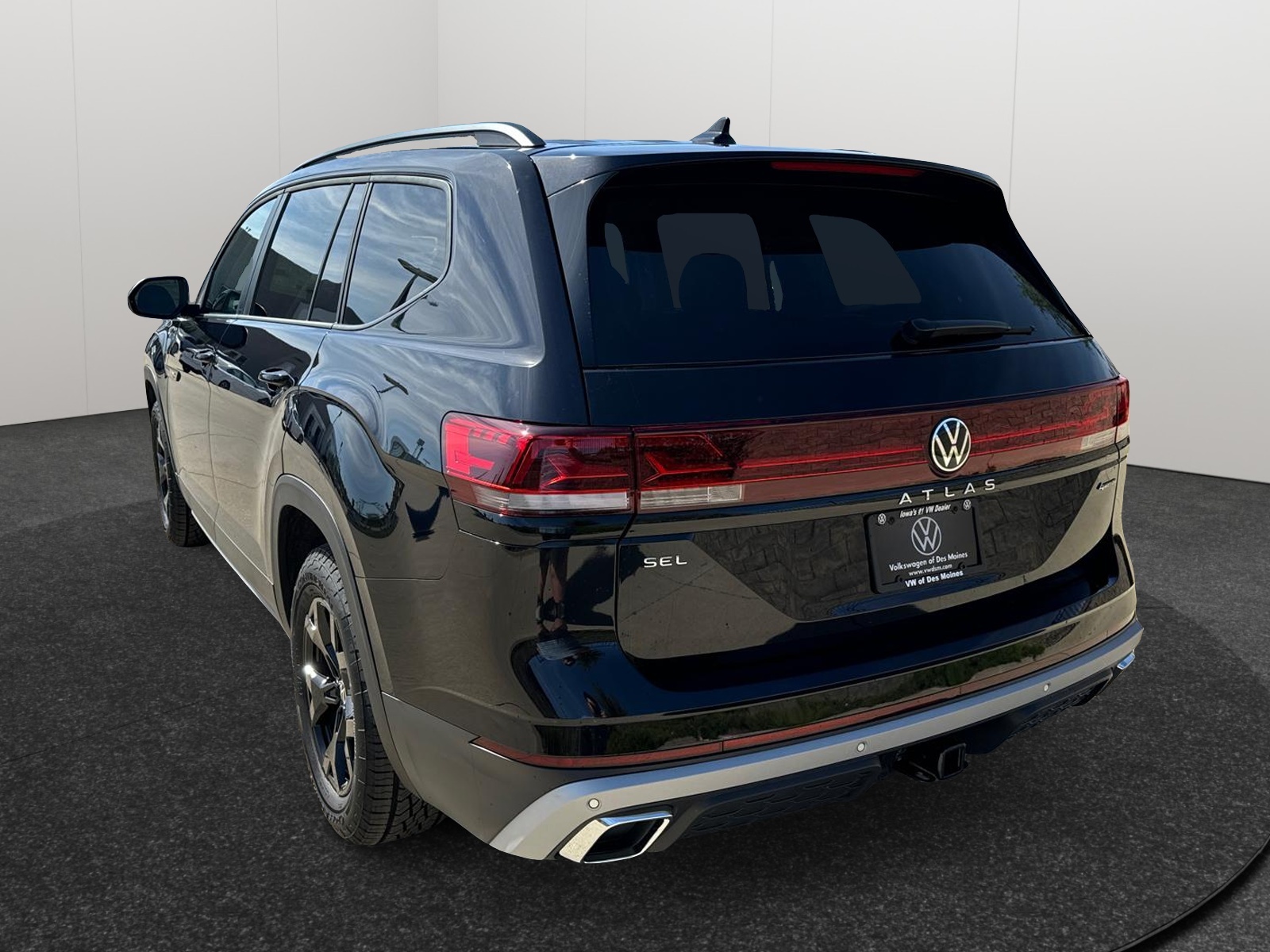 2024 Volkswagen Atlas 2.0T Peak Edition SEL 4