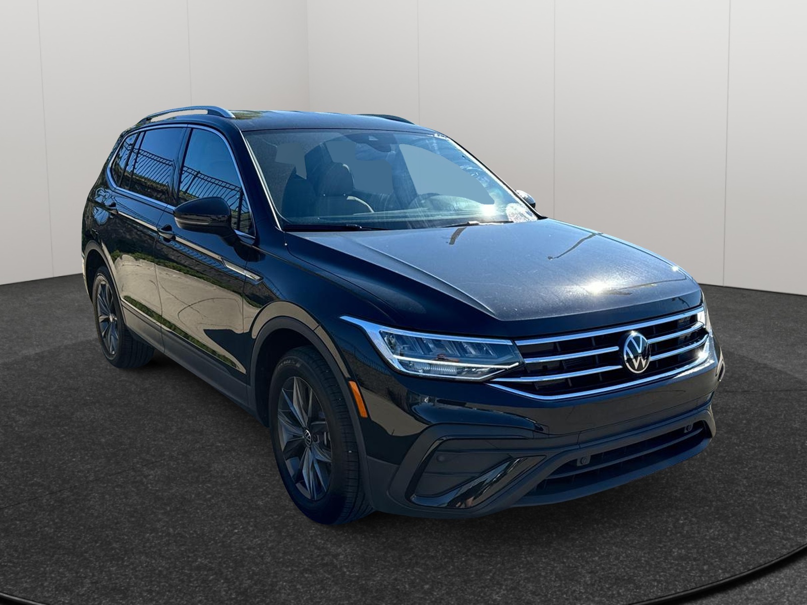 2024 Volkswagen Tiguan SE 1