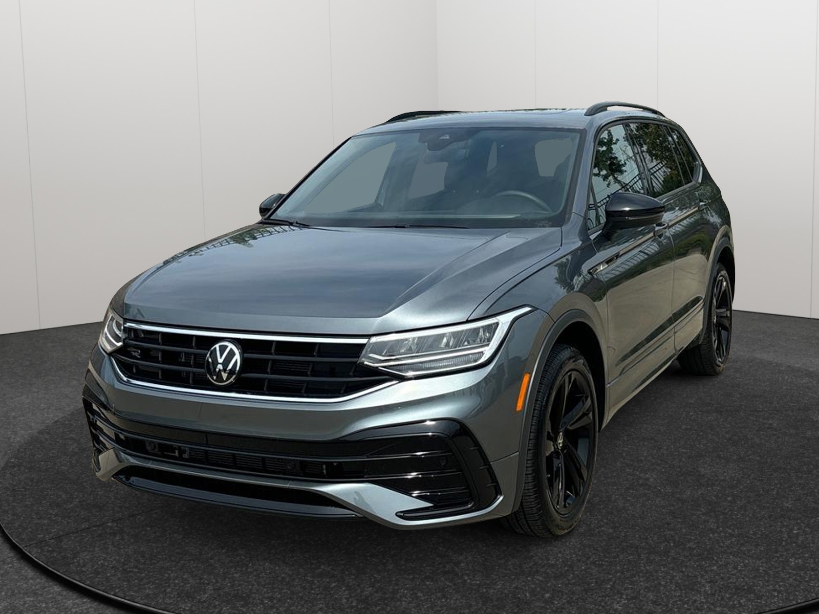 2024 Volkswagen Tiguan SE R-Line Black 1