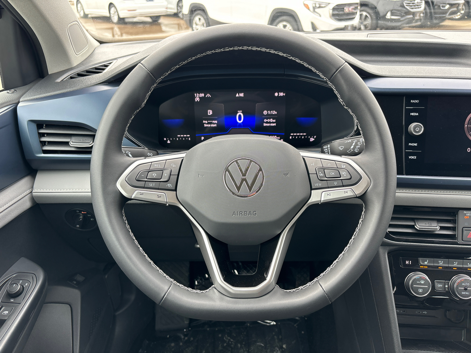 2024 Volkswagen Taos SE 15